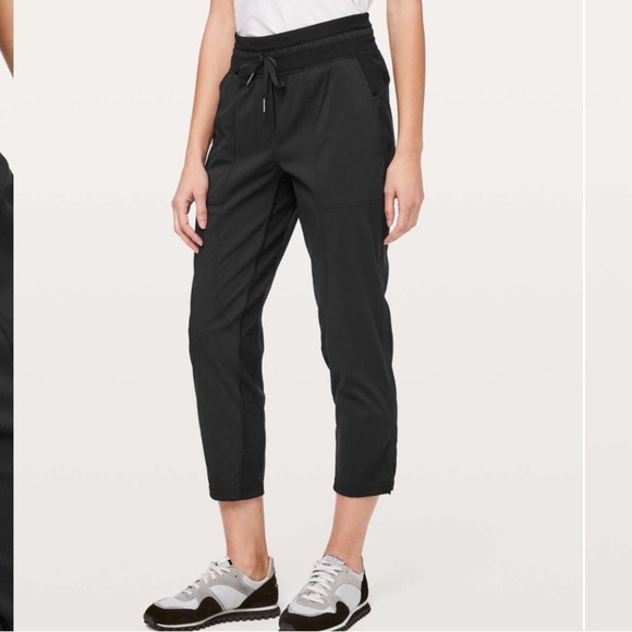 Lululemon Dance Studio Crop Pants Women’s 4 25" Black Swift Athletic Track  B2 - Picture 1 of 13